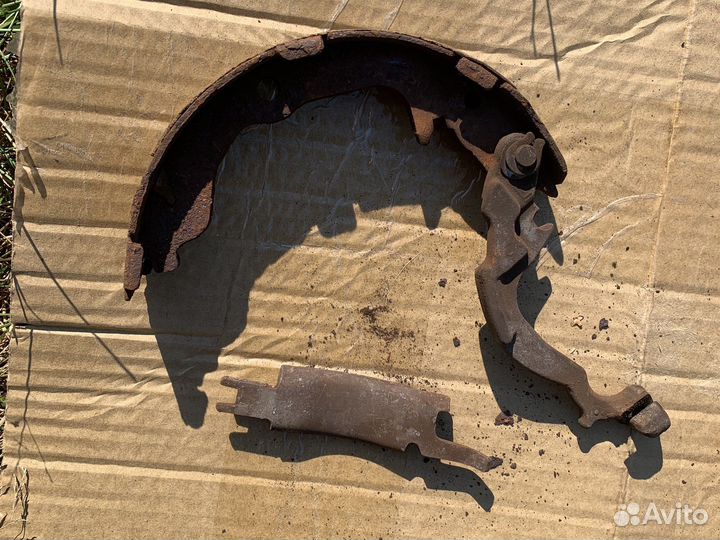 Задний барабанный тормоз lancer X