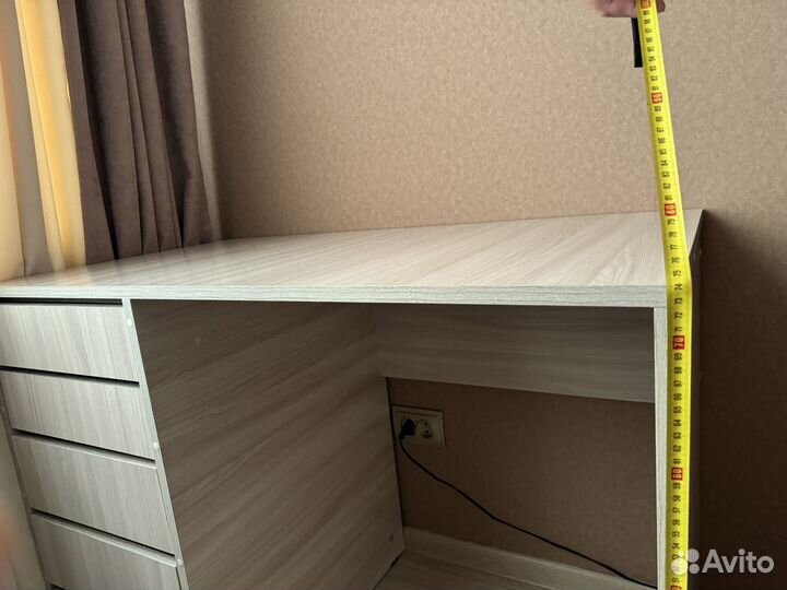 Письменный стол