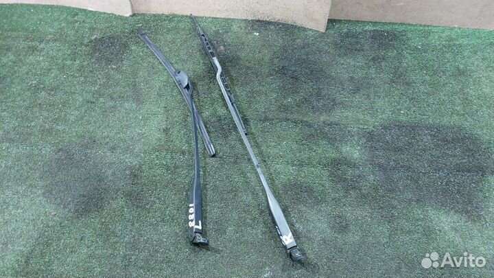 Поводок стеклоочистителя левый\правый Corsa C