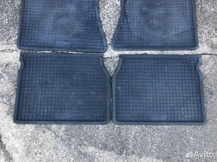 Резиновые ковры W124 оригинал