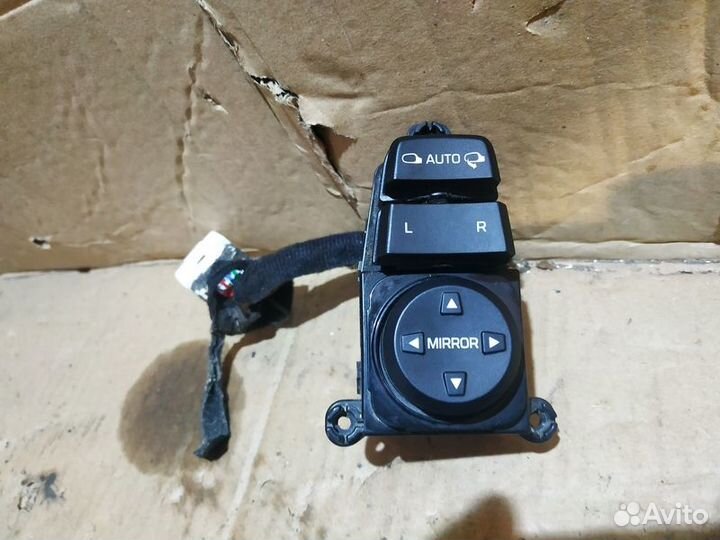 Блок управления зеркалами Hyundai Tucson 3 (TL)
