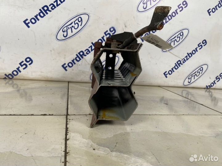 Лонжерон передний правый Land Rover Range Rover