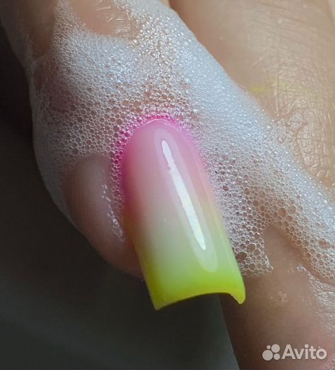 Маникюр и педикюр