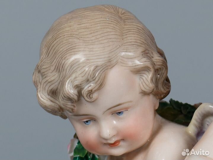 Старинная фарфоровая статуэтка. Германия