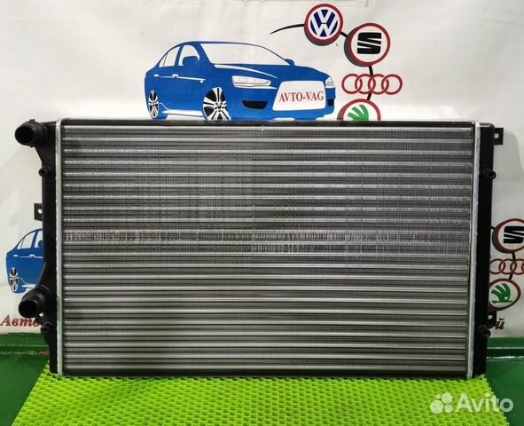 Радиатор охлаждения VW Golf 5 1K0121253AA