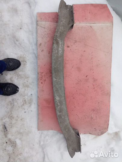 Усилитель бампера audi A8 D3