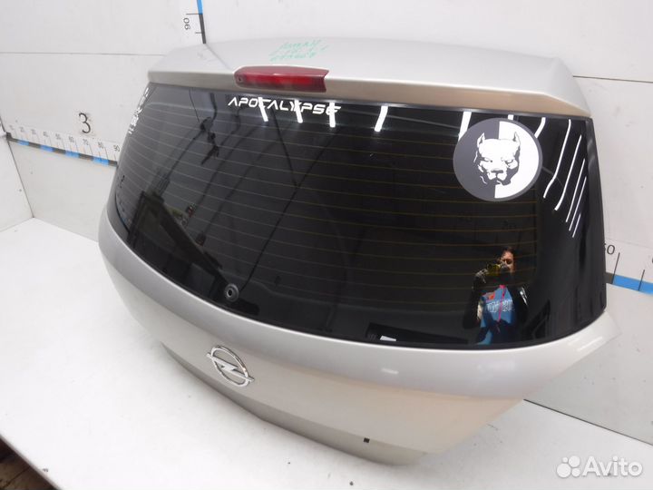 Дверь багажника на Opel Astra H