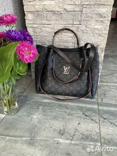 Сумка в стиле LV
