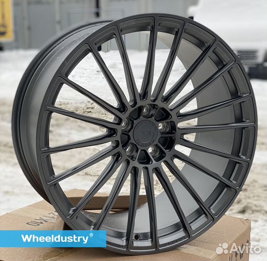 Кованые диски R20 Vossen Audi RS 7