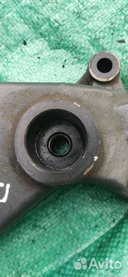 Кронштейн термомуфты renault 477737