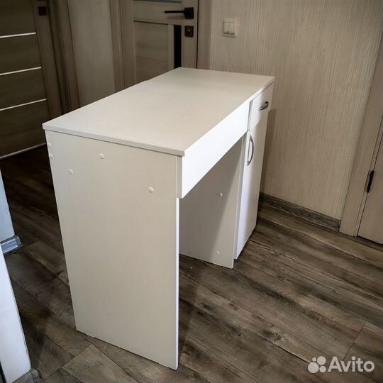 Стол (письменный, маникюрный)