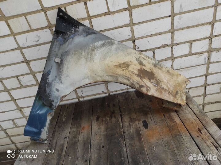 Крыло правое Renault Logan