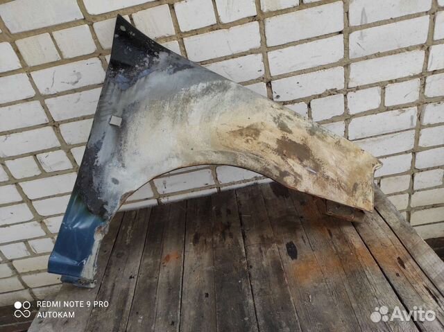 Крыло правое Renault Logan