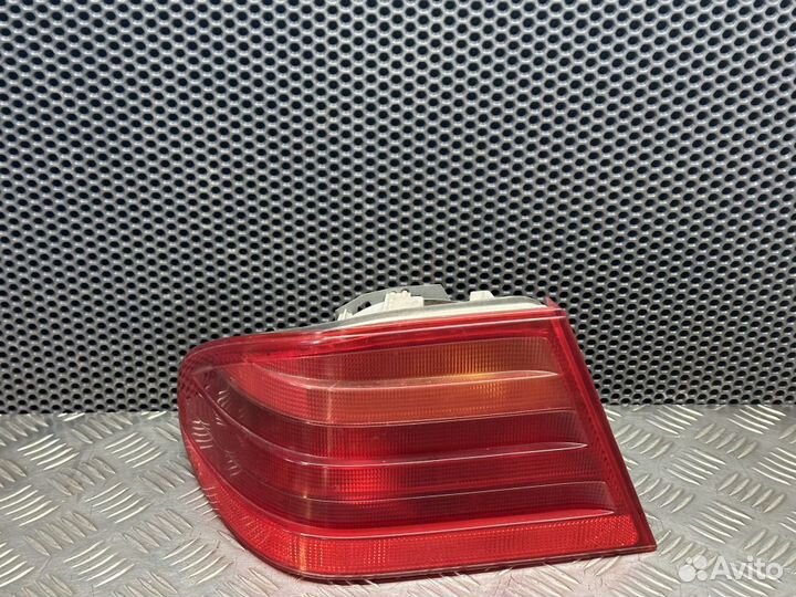 Фонарь Mercedes-Benz W210