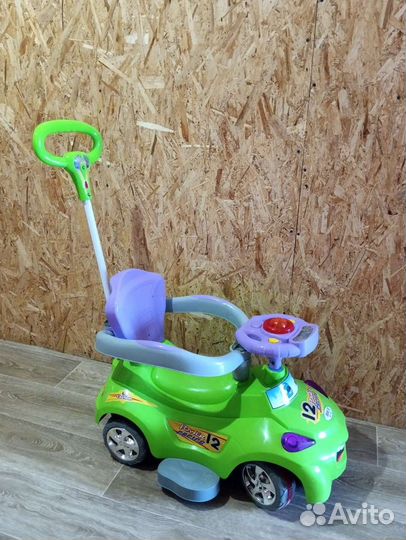 Детская машинка каталка с ручкой