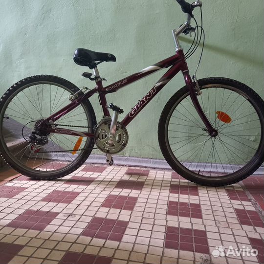 Велосипед горный бу Giant Campus