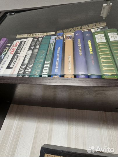 Полка книжная настенная