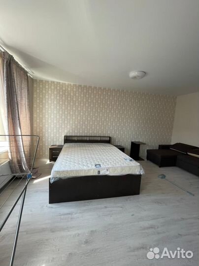 Кровать с матрасом