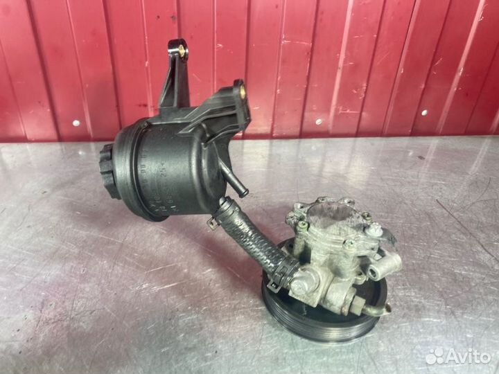 Насос гидроусилителя руля Mercedes C-Class W203