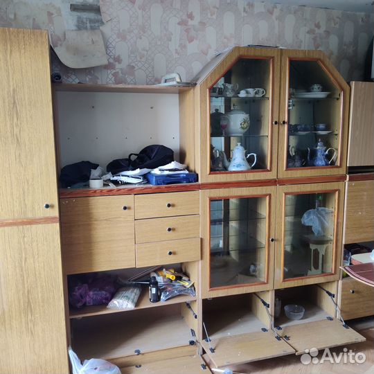 Отдам бесплатно стенку