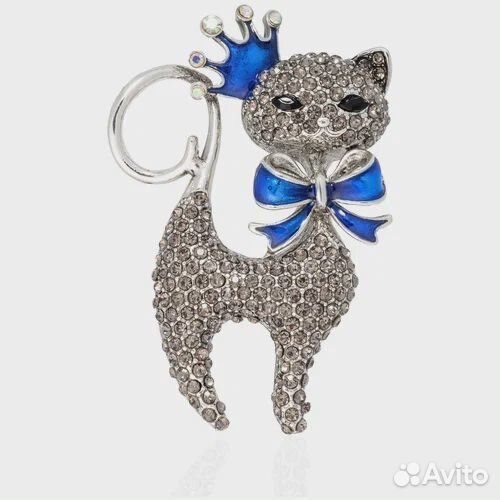 Милая брошь с символом года