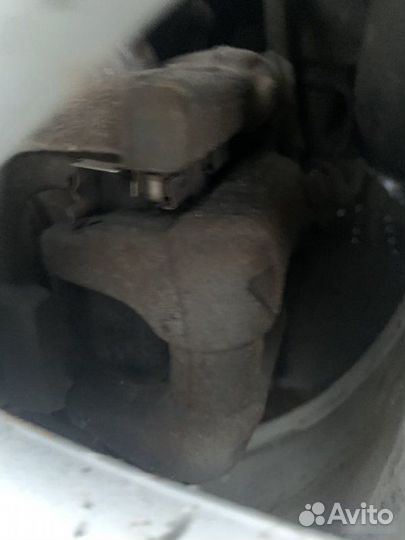 Суппорта задняя Volkswagen Touran 2010