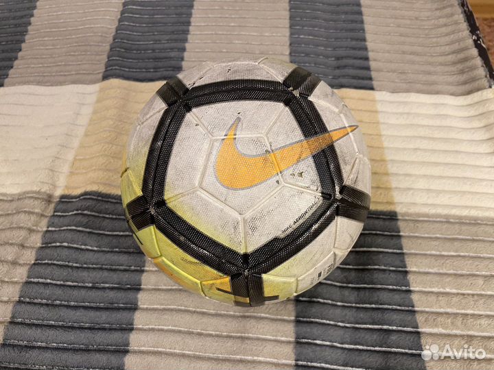 Футбольный мяч nike