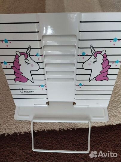 Подставка для книг за 1 шт. 150 р