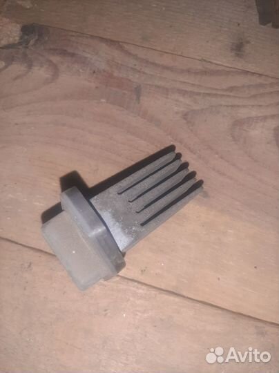 Резистор отопителя печки на issan Primera P 11