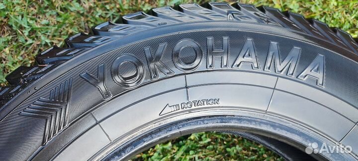 Yokohama IceGuard Stud IG65 215/70 R16
