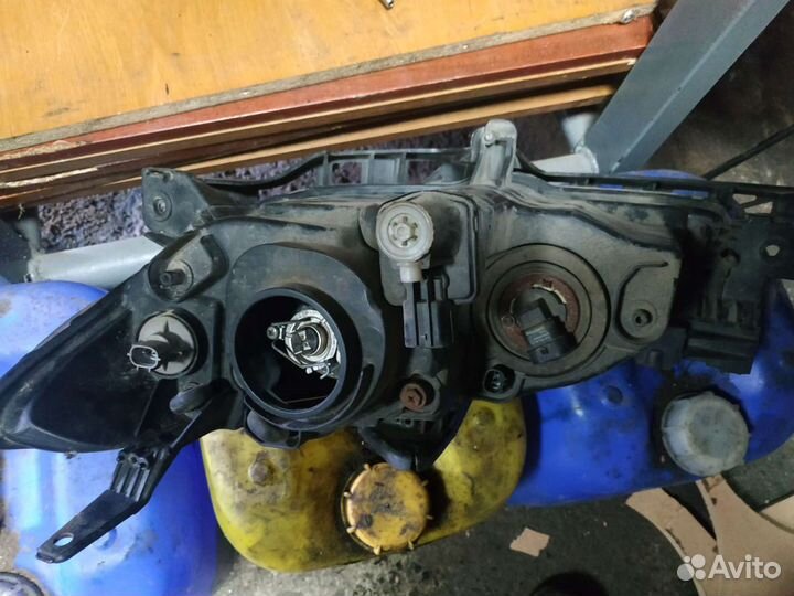 Правая фара Mazda 3 BK