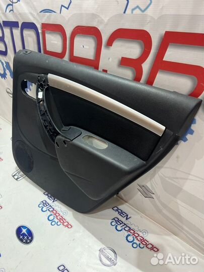 Обшивка боковой двери задняя правая Nissan Terrano