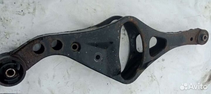 Задний поперечный рычаг балки Ниссан Примера Р12