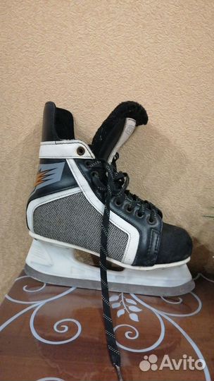 Продам хоккейные коньки Барс 221 размер 38