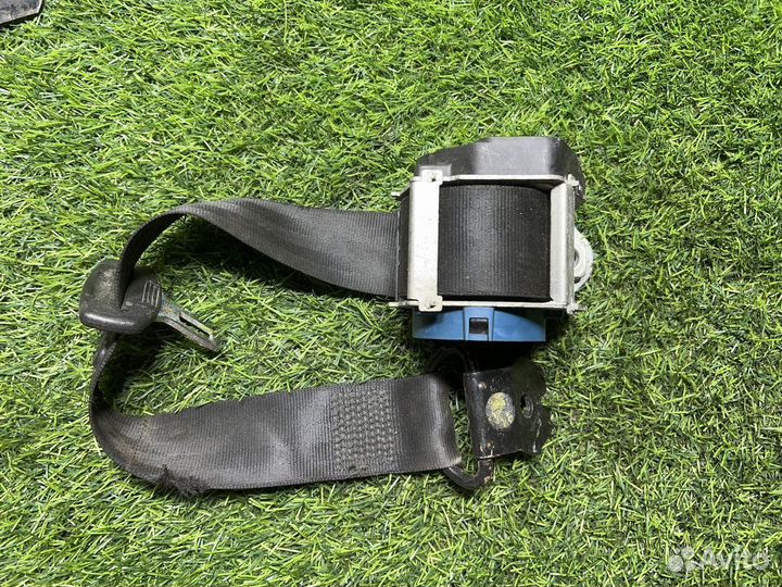 Ремень безопасности Volkswagen Passat B6