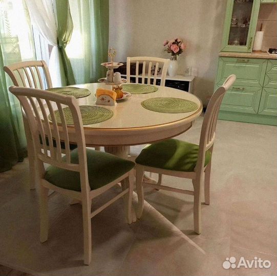 Современные столы и стулья