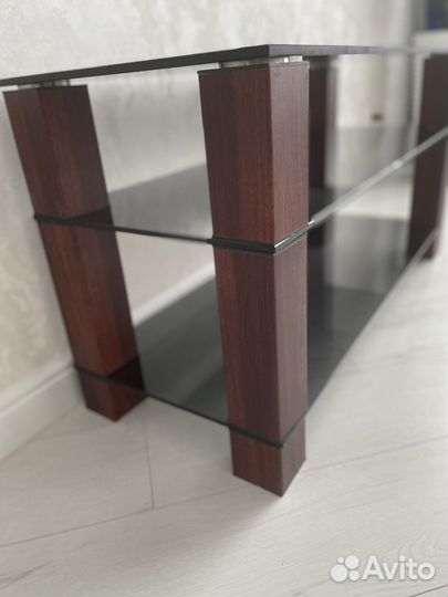 Стеклянная тумба под тв