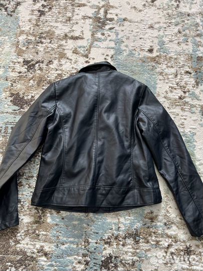Куртка новая из экокожи качественная