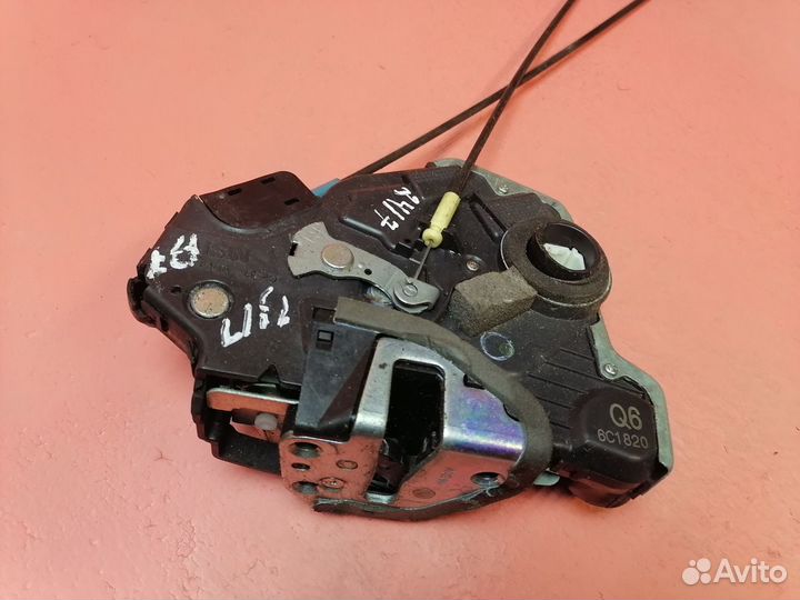Замок двери передней правой Toyota RAV 4 2006-2013