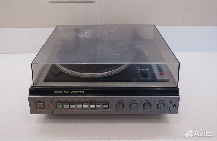 Проигрыватель винила Вега 109