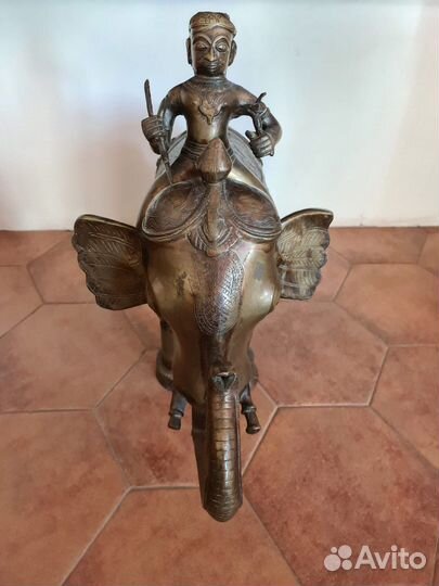 Слон с наездником бронза