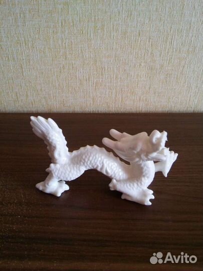 Фарфоровая статуэтка