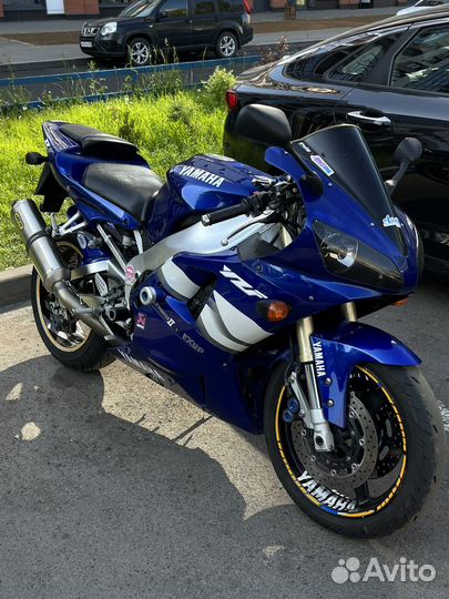 Yamaha R1