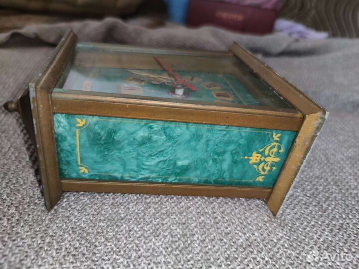 Часы кварц янтарь СССР советские подвесные