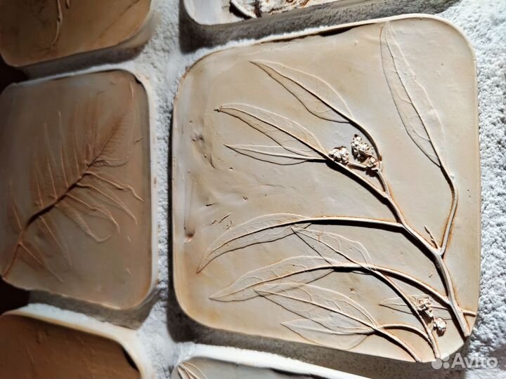 Гипсовая ботаническая плитка