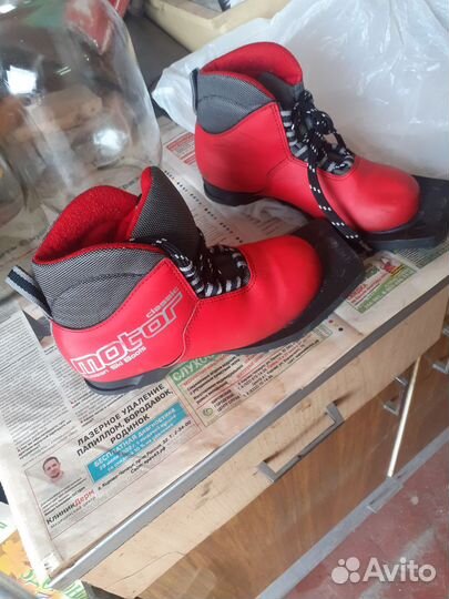 Лыжные ботинки.размер 32