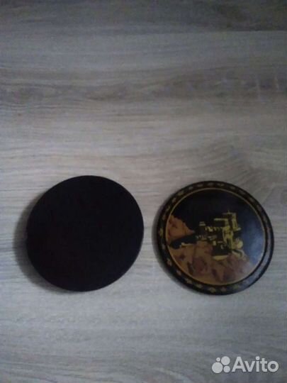 Шкатулка и пудреница