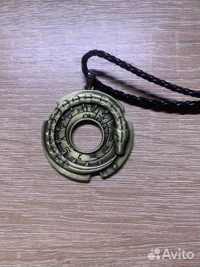 Подвеска Assassin's Creed 3