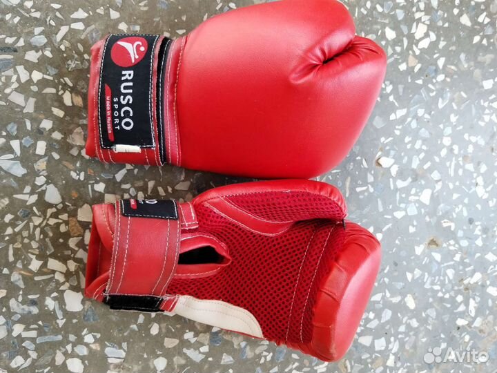 Боксерская груша, боксерские перчатки