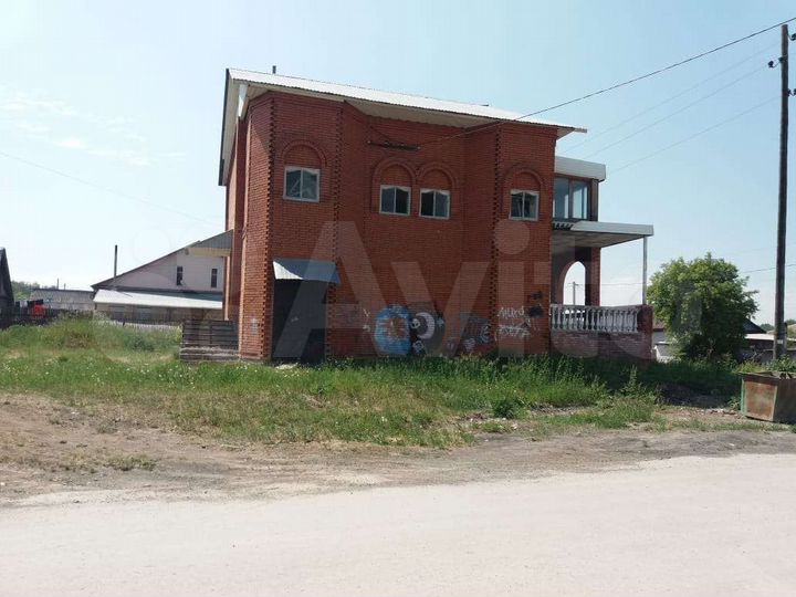 Коттедж 217 м² на участке 8 сот.